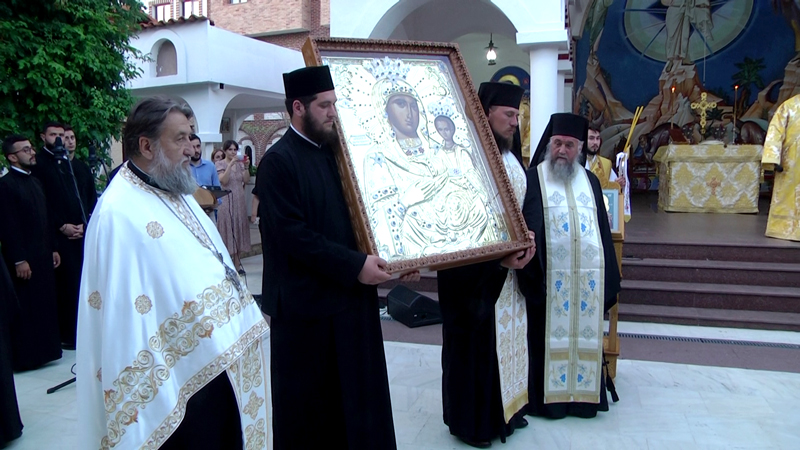 Mii de credincioși din toată țara sunt, în această perioadă, în pelerinaj la Mănăstirea Pantocrator