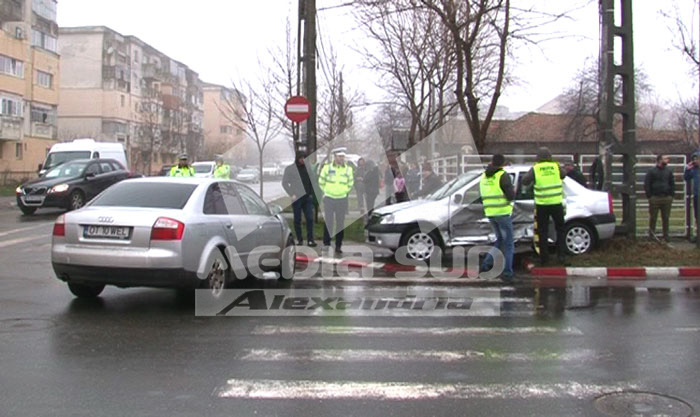 accident grav, neacordare prioritate, oprire la stop, audi, logan, libertatii, dr. stanga, politie, alexandria