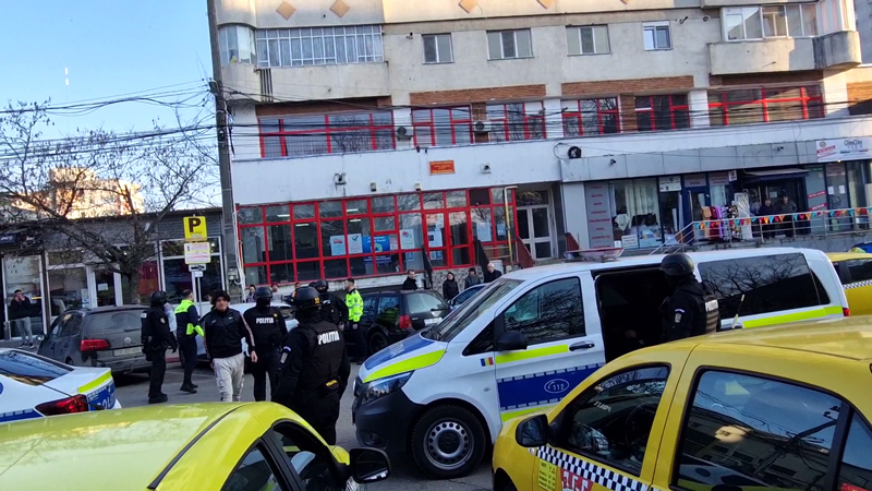 Mai multi romi au luat la bataie un taximetrist