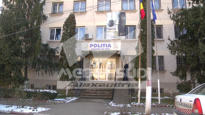 tineri retinuti, furt, talharie, societati comerciale, arest, ipj teleorman, politisti, rosiori, mandat de arestare