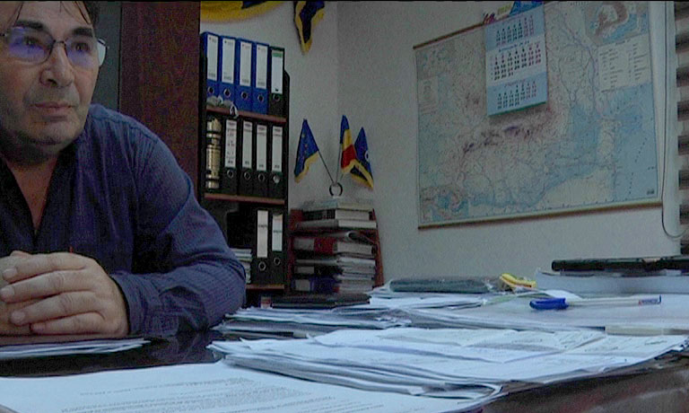 Drumurile comunale din comuna Stejaru vor fi asfaltate de firma lui Florica Mara