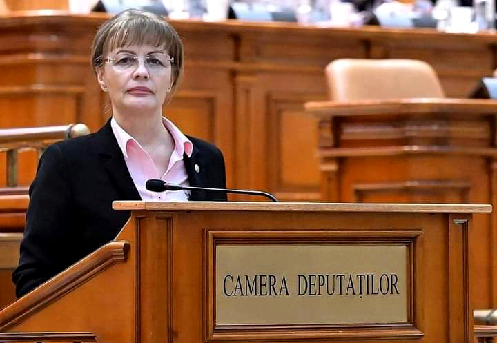 A fost promulgata legea Concediul de acomodare şi indemnizaţia lunară acordată persoanelor care adoptă copii 
